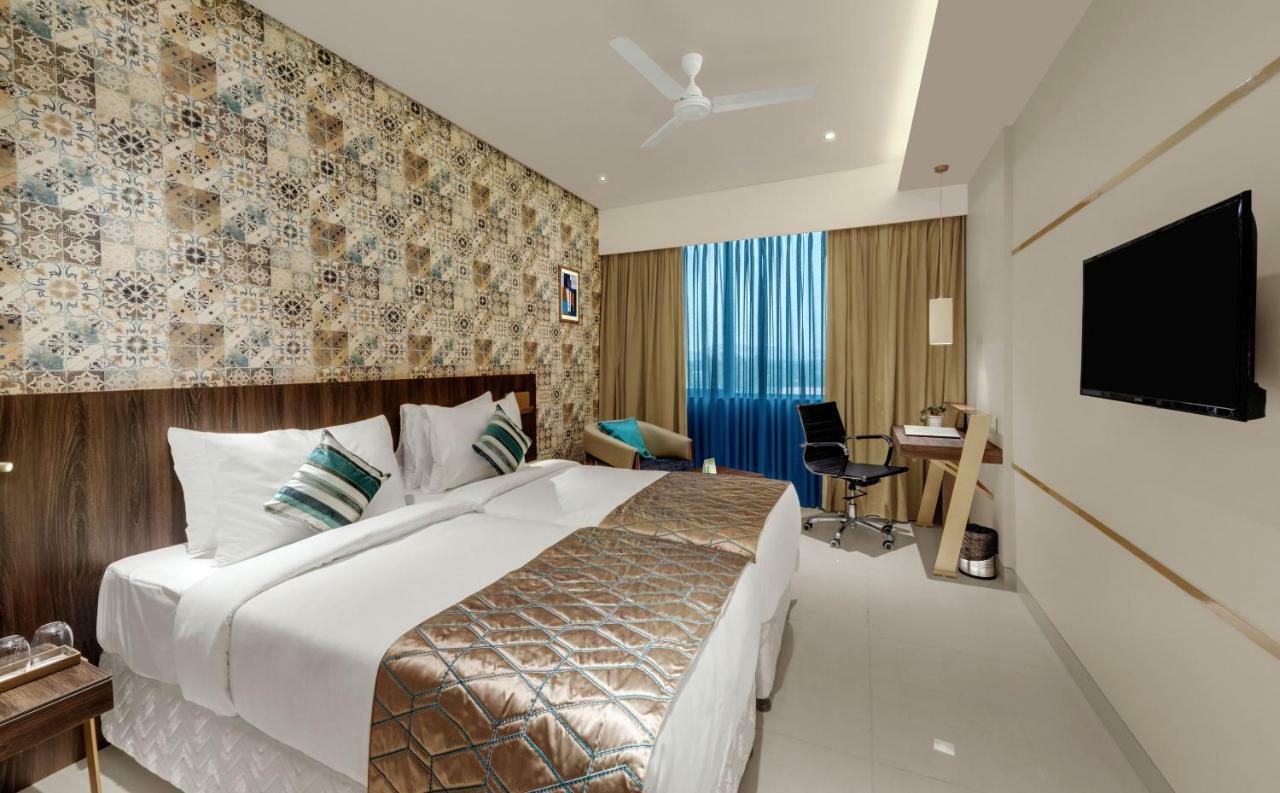 Отель The Fern Residency Karad Экстерьер фото