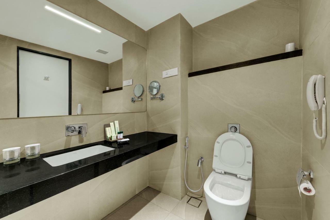 Отель The Fern Residency Karad Экстерьер фото