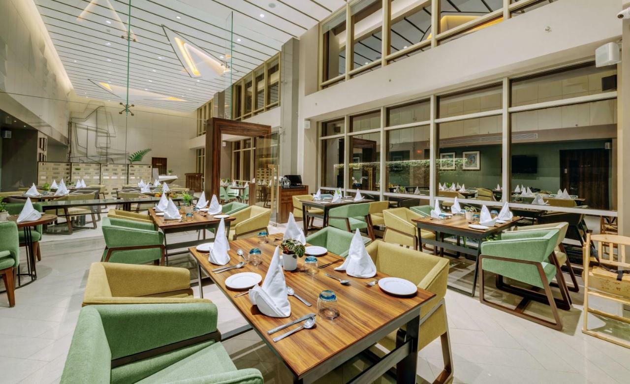 Отель The Fern Residency Karad Экстерьер фото